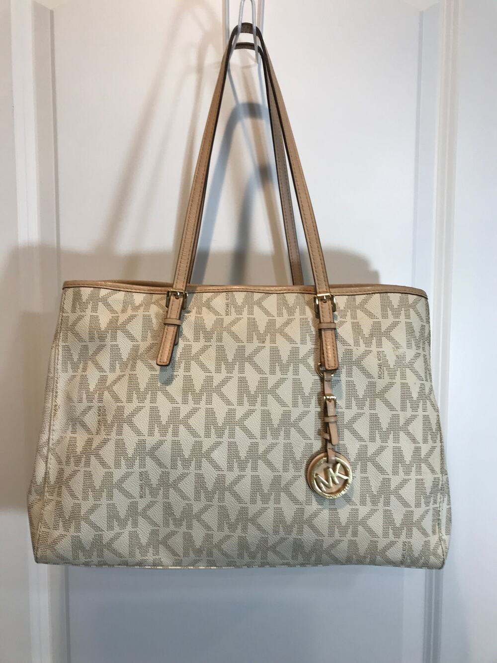 Michael Kors Jet Set Travel Large Signature Tote